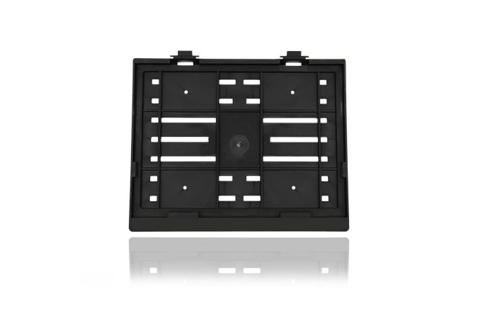 Rendszám tartó teherautó