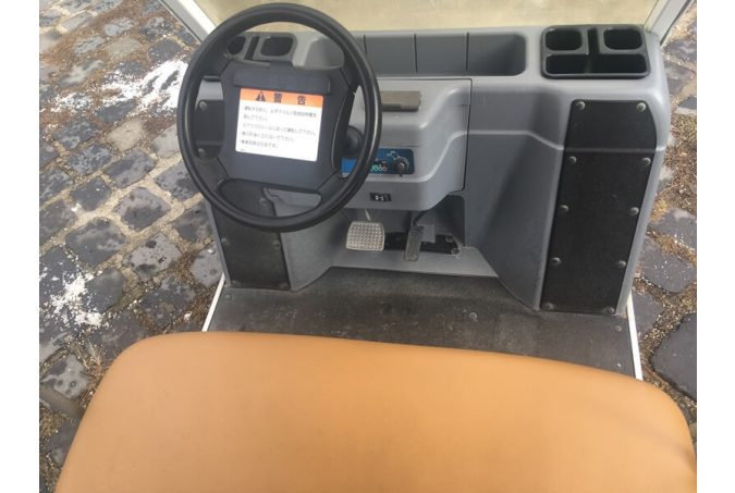 YAMAHA G31E, 5 személyes golfkocsi, fehér